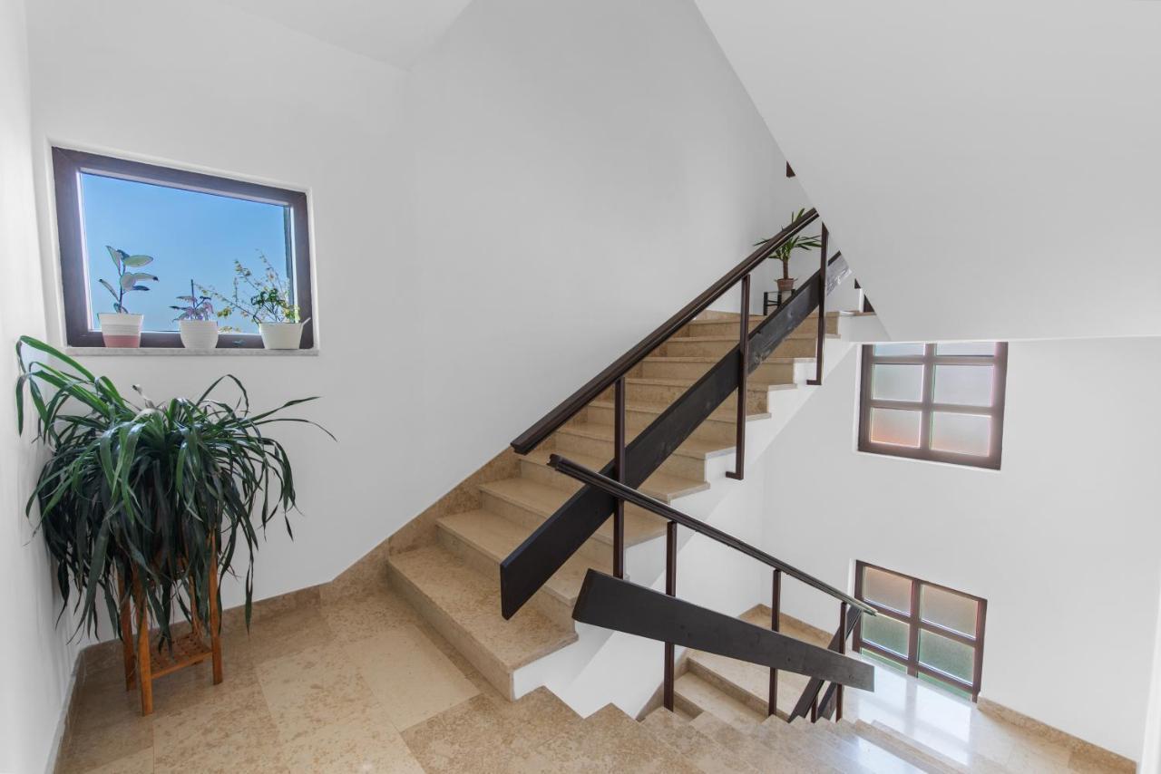 Apartments Villa Falcon Funtana Eksteriør bilde