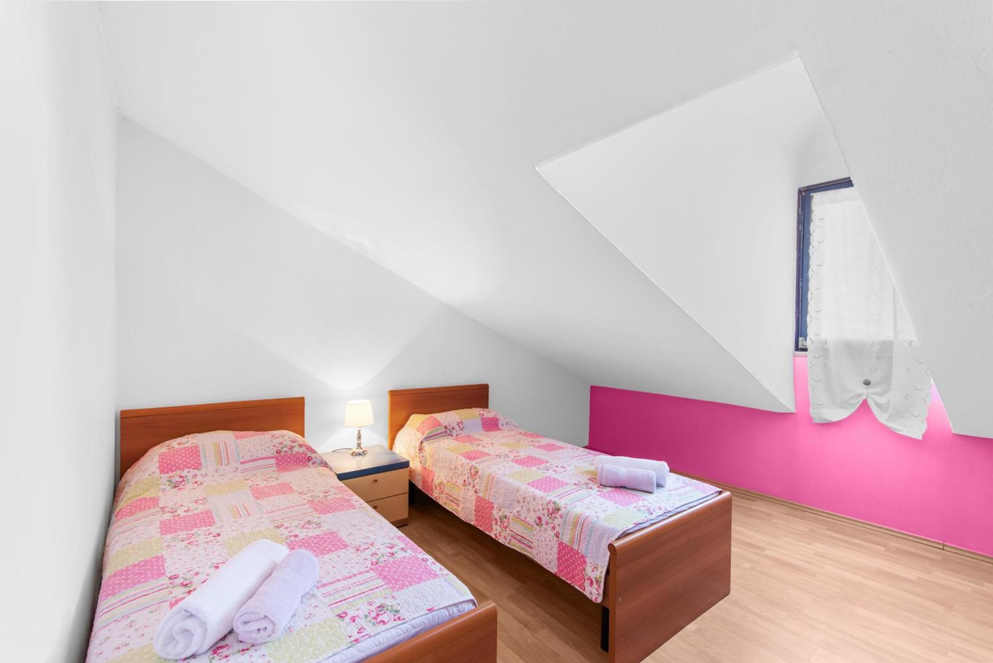 Apartments Villa Falcon Funtana Eksteriør bilde