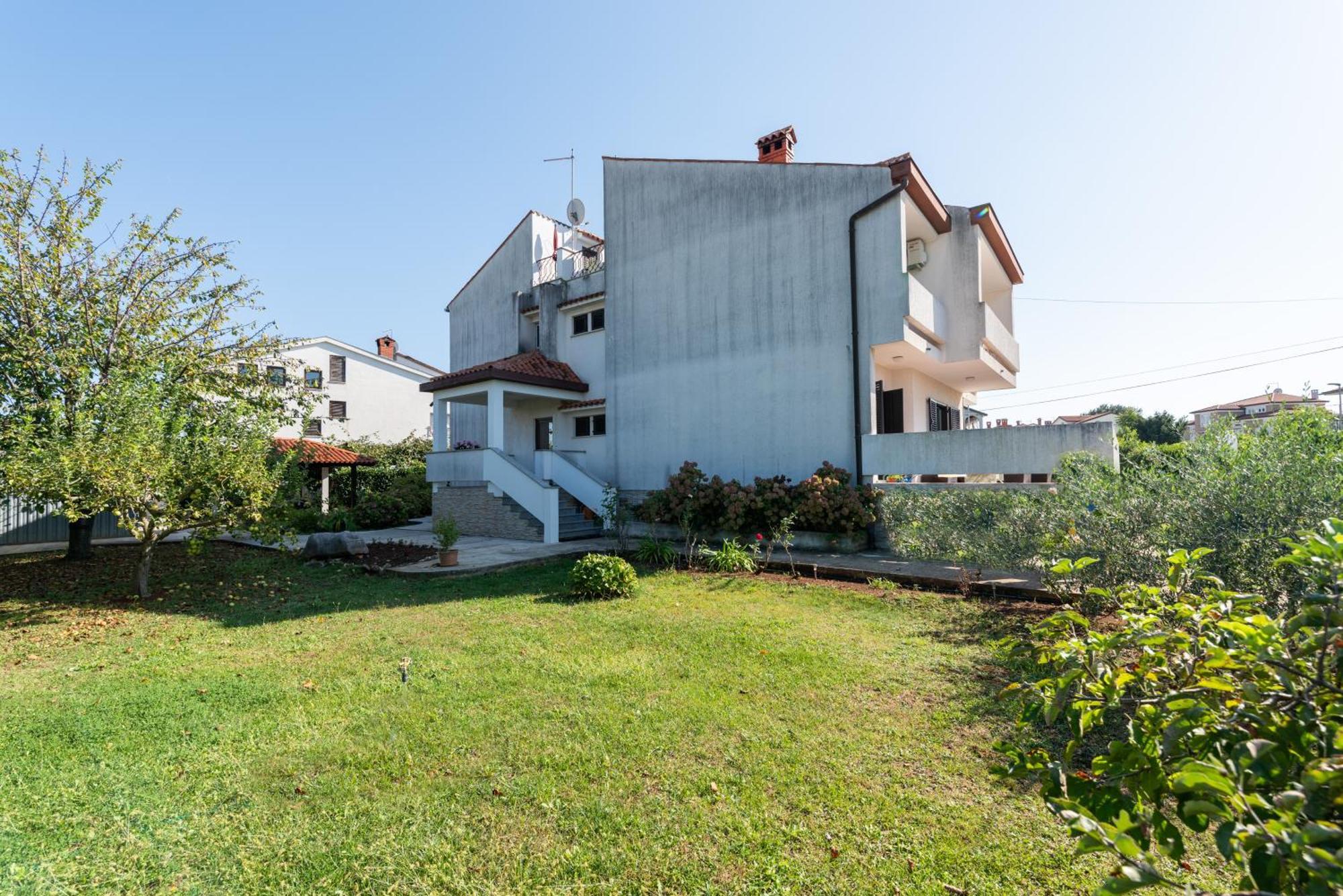 Apartments Villa Falcon Funtana Eksteriør bilde