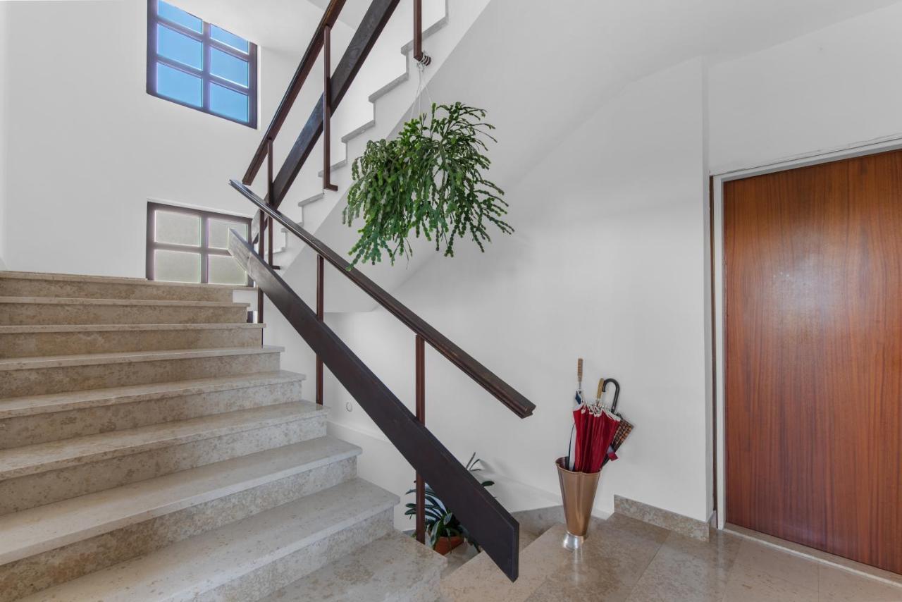 Apartments Villa Falcon Funtana Eksteriør bilde