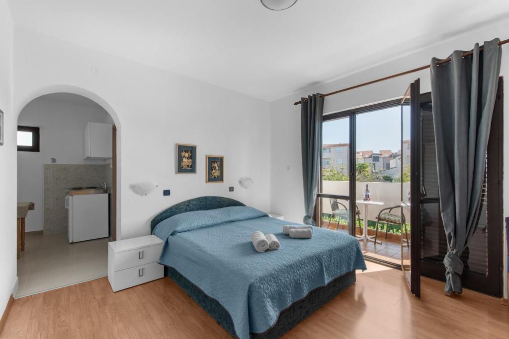 Apartments Villa Falcon Funtana Eksteriør bilde